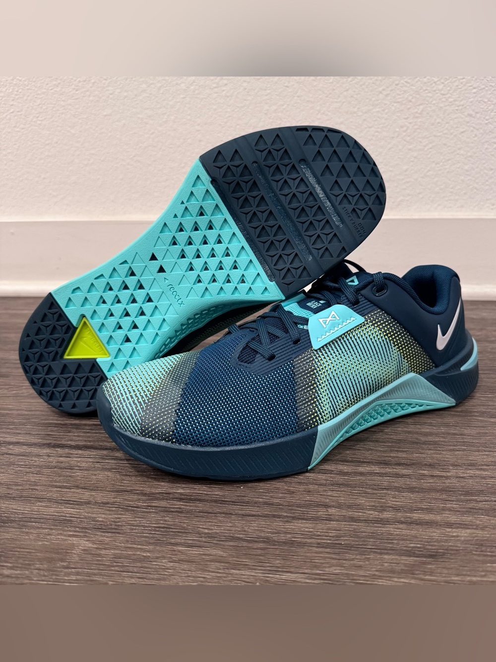 Nike Metcon 10  Women's training shoes [HQ2620-300] Sz 9.5, 11, 12 - Picture 3 of 5